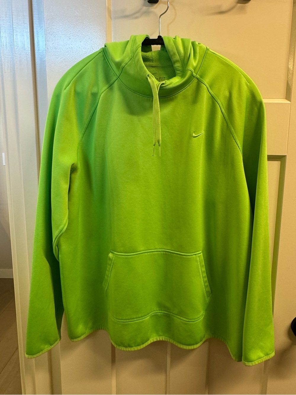 Nike Men’s Neon Green Therma-Fit Hoodie size XL